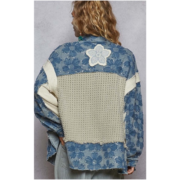 POL Blue Floral Print Eyelet Button Down Shirt - Picture 4 of 7